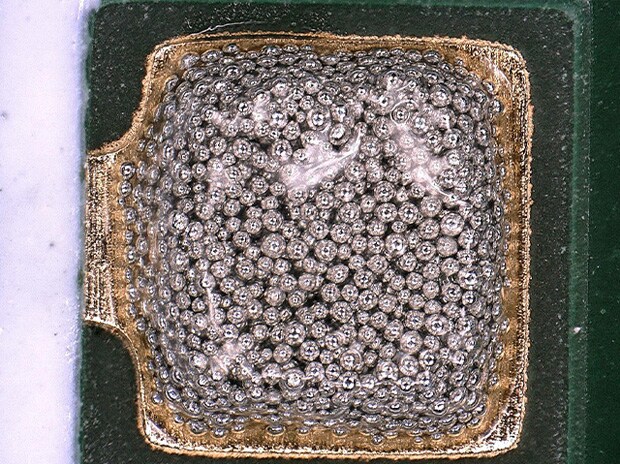 Observation of cream solder using the VHX Series 4K digital microscope