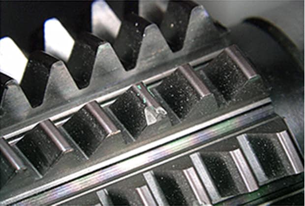 Cutting Tool Types and Observation and Inspection Using a Digital Microscope