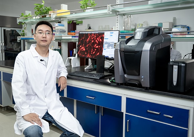 Figure 3-1: Mr. Haoran Wang, Manager of Bioss's Flow Cytometry Group, being interviewed in the lab