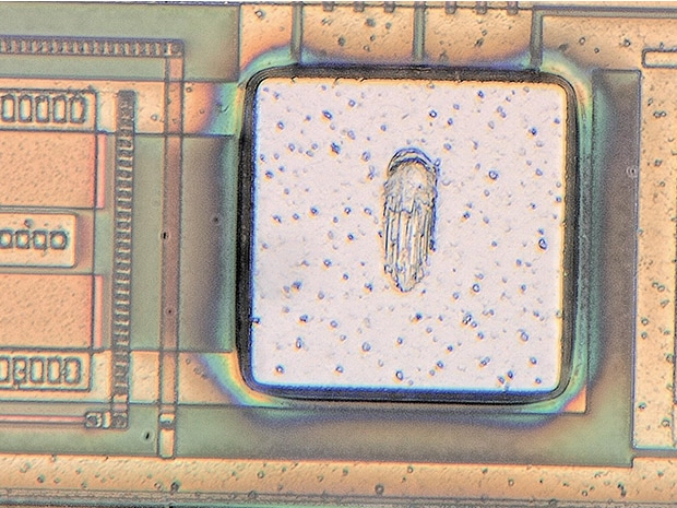 High-magnification observation of IC patterns