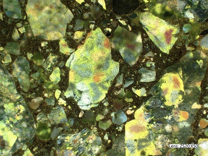 Transmitted polarizing illumination + crossed Nicol prisms (lens used: VH-ZST 50x)